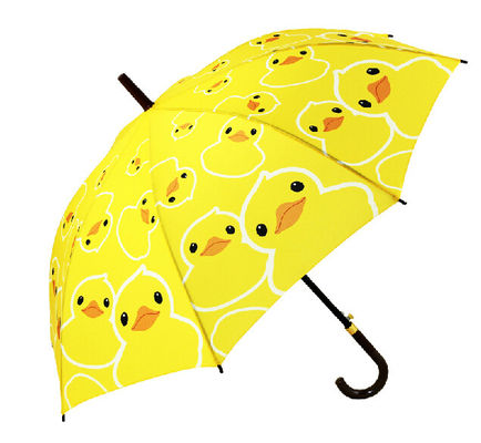 Anak-anak Bebek Kuning Lucu J Menangani Payung Golf Kompak