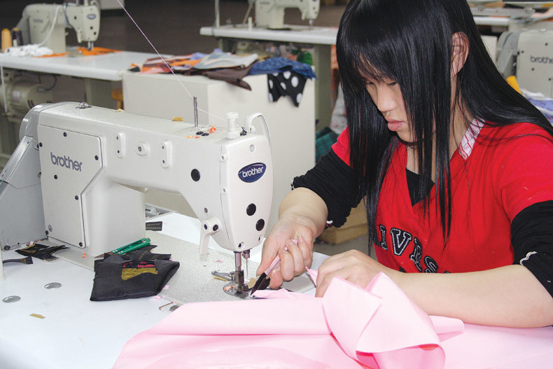 Xiamen United-Prosperity Industry &amp; Trade Co., Ltd. lini produksi pabrik