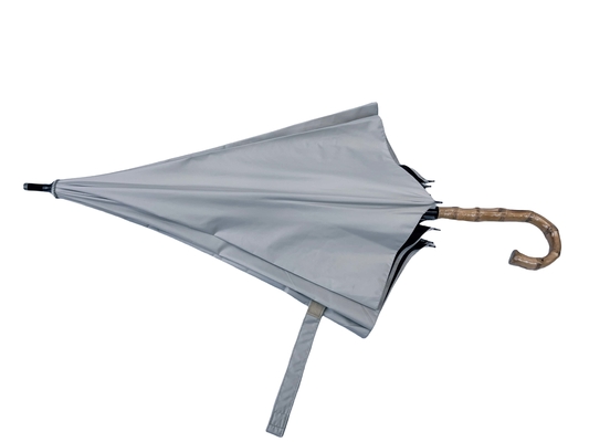 260g Bamboo Handle Stick Payung Dengan Lapisan UV Hitam Dan Selang Serat Kaca
